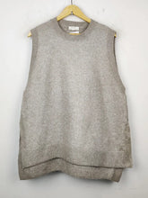 Buy online pre-used pre-loved 100% authentic & Original branded H&M (SL-1953) available in Pakistan. Top international brands avilable.